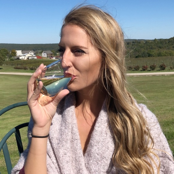 Meet your Posher, Merissa - Picture 1 of 1